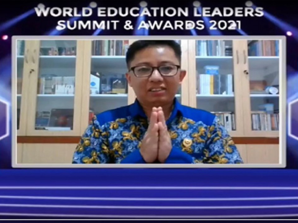 Kepala Sekolah meraih 2 Awards dalam World Education Leaders Summit and Awards 